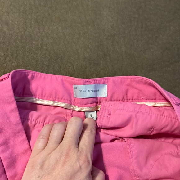 Gap sz 4 pink capri pant - Picture 3 of 3